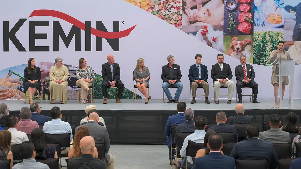 L to R - Kimberly Nelson, Libby Nelson, Kristi Krafka, Daryl Schraad, Christine Smith, Terry Hastings, Mitch Poss, Roberto Zepeda, Alejandro Romero, Natalia Arias