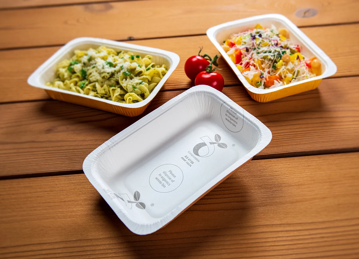 Certified compostable paper trays for ready-to-eat meals with ecovio coating