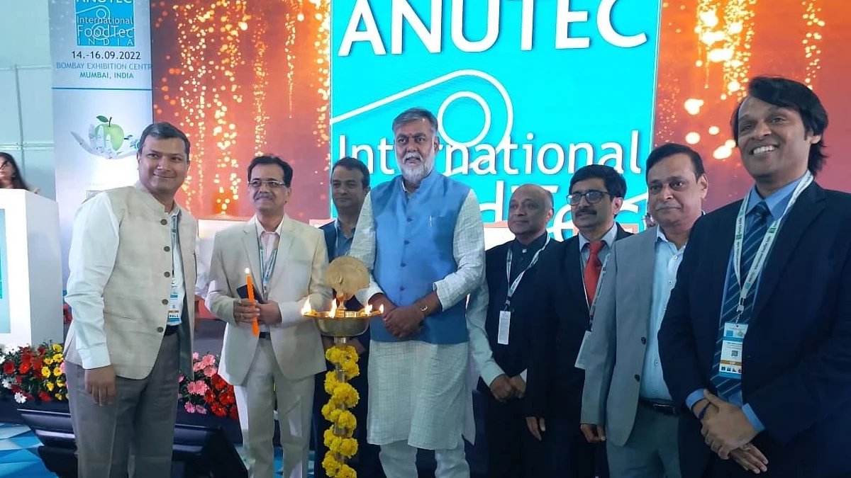 Union Minister of State, Ministry of Food Processing Industries, and Union Minister of State, Ministry of Jal Shakti, Shri Prahlad Singh Patel with other dignitaries at ANUTEC 2022