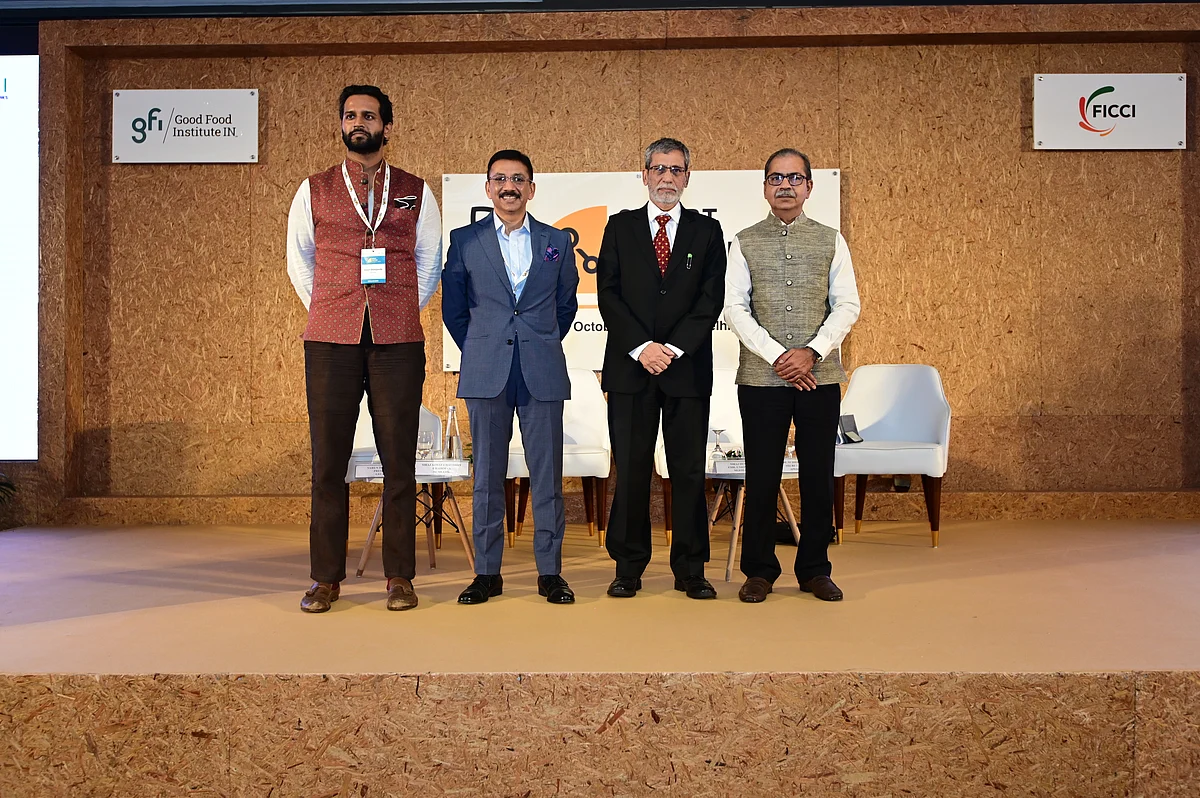 Siraj Hussain, Siraj Azmat Chaudhry, & Dr Sudhanshu officially open the Smart Protein Summit 2022 by GFI India in partnership with FICCI