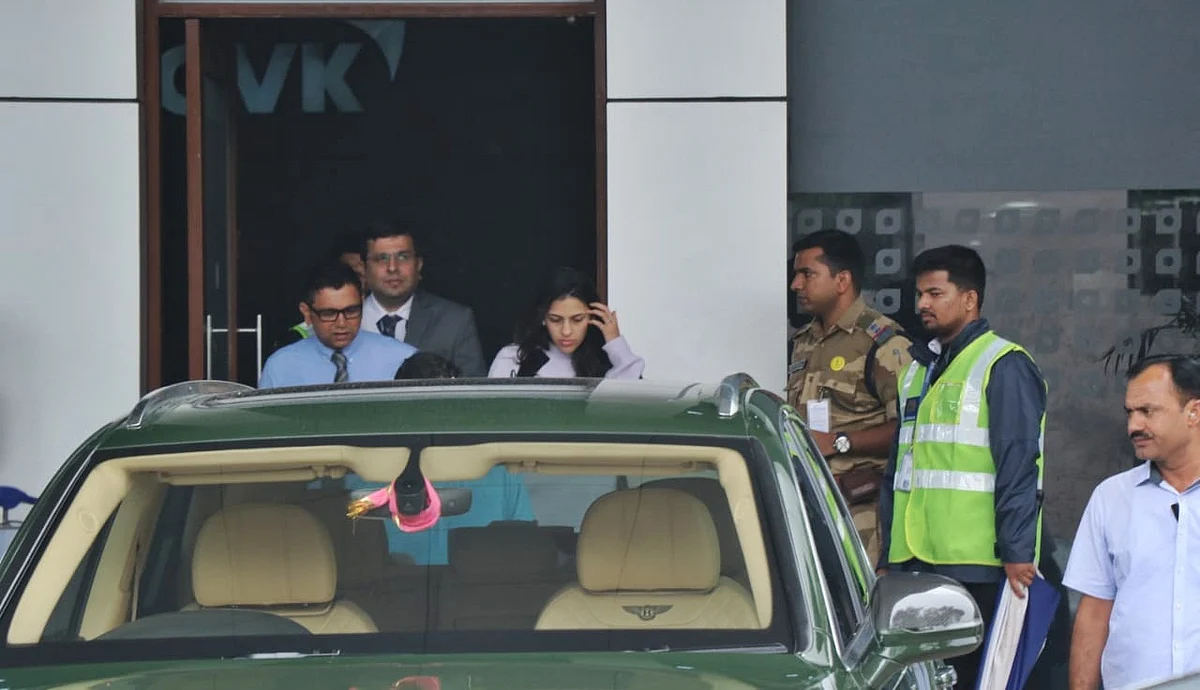 Akash Ambani, Shloka Mehta’s pick up ride at Mumbai airport is a Bentley worth Rs 4 Crore!