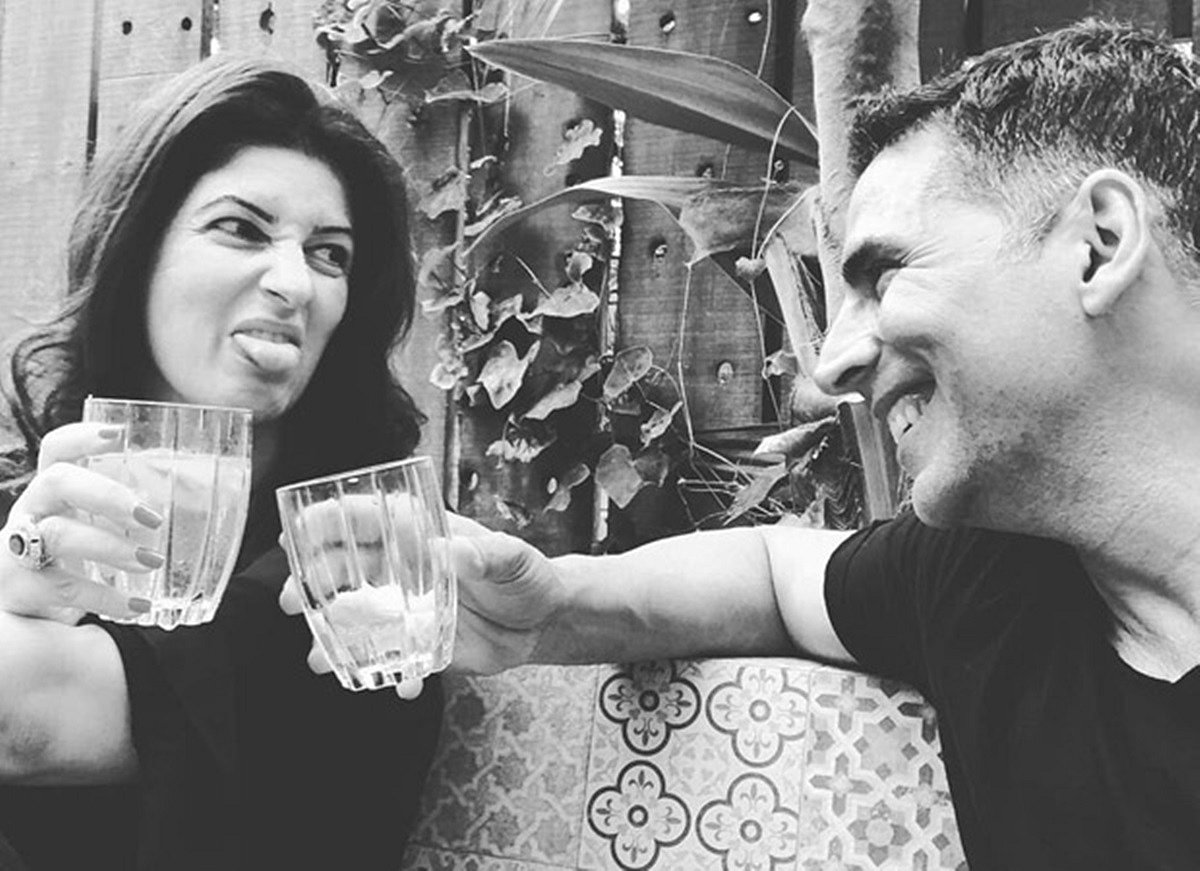 Twinkle Khanna's adorable picture with Akshay Kumar screams couple goals!