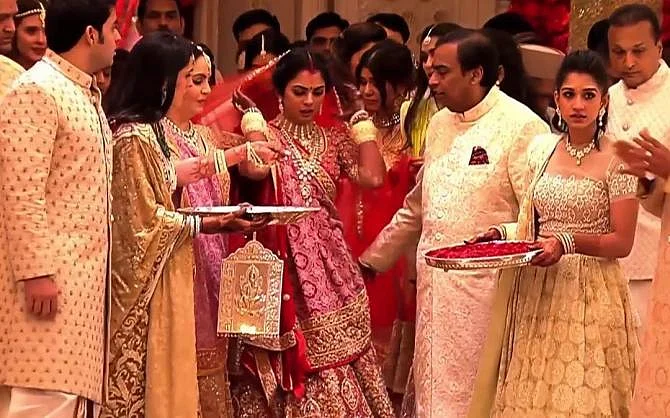 Photo by bollywoodshaadis.com
