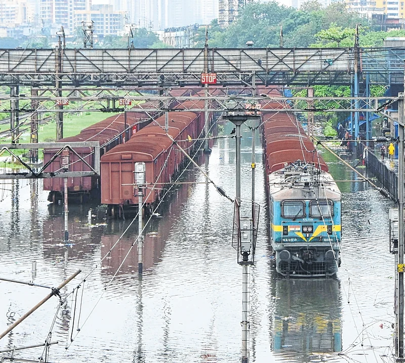 Pictures: Mumbai paralysed after heaviest downpour in more than a decade