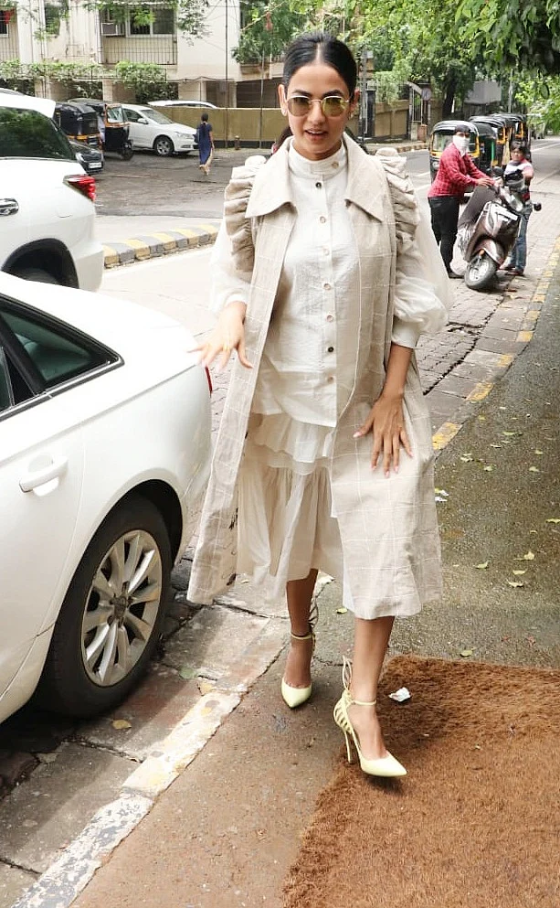 Sonal Chauhan spotted at olive Bar & Kitchen in Bandra