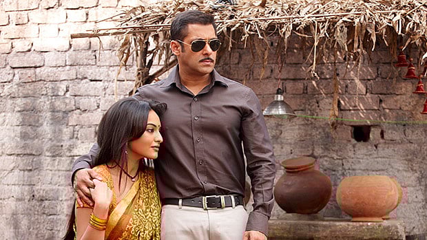 Dabangg 3 Salman Khan And Sonakshi Sinha Receives Love From Fans On Set Sonakshi sinha has been a part of the dabangg franchise since 2010. salman khan and sonakshi sinha
