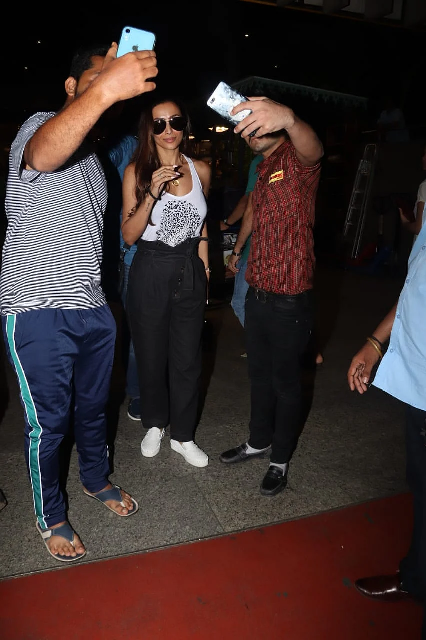 Malaika Arora was also seen on airport as she returns from her very recent Maldives vacation which she enjoyed with her girl squad.