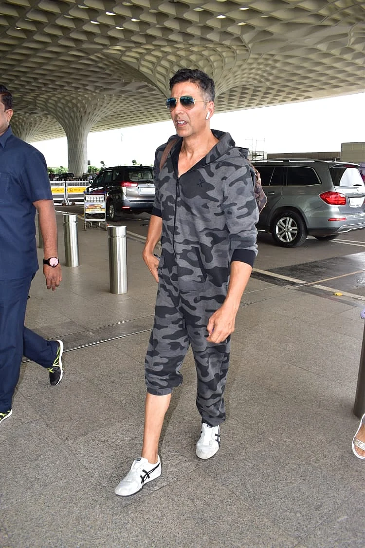 Akshay Kumar at International Airport in Mumbai