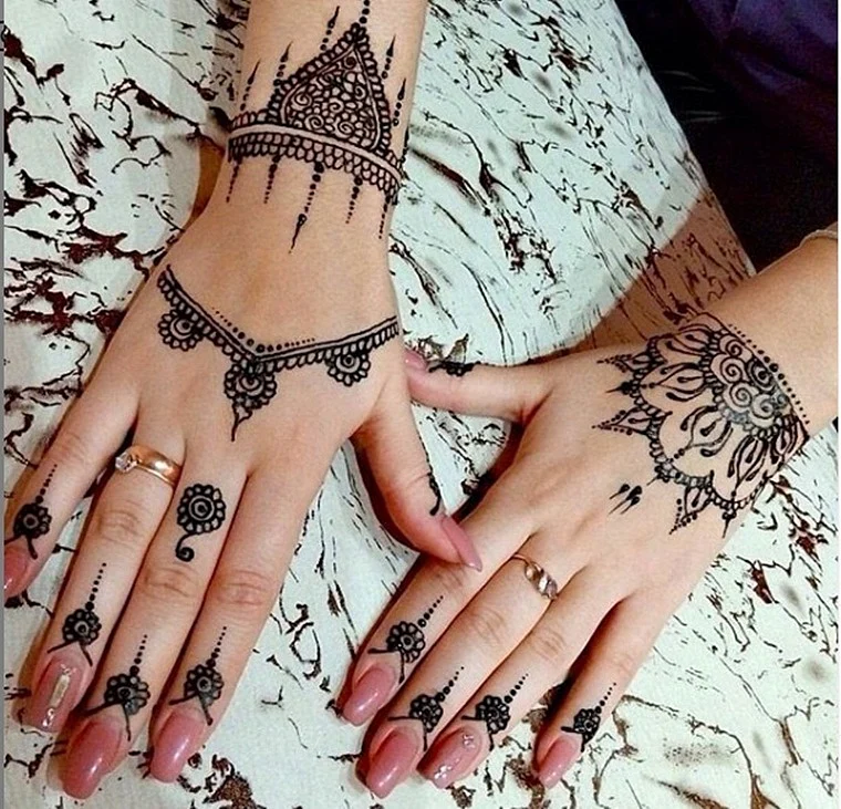 Ganesh Chaturthi 2019: Beautiful and easy mehendi designs to flaunt on this Ganesh festival