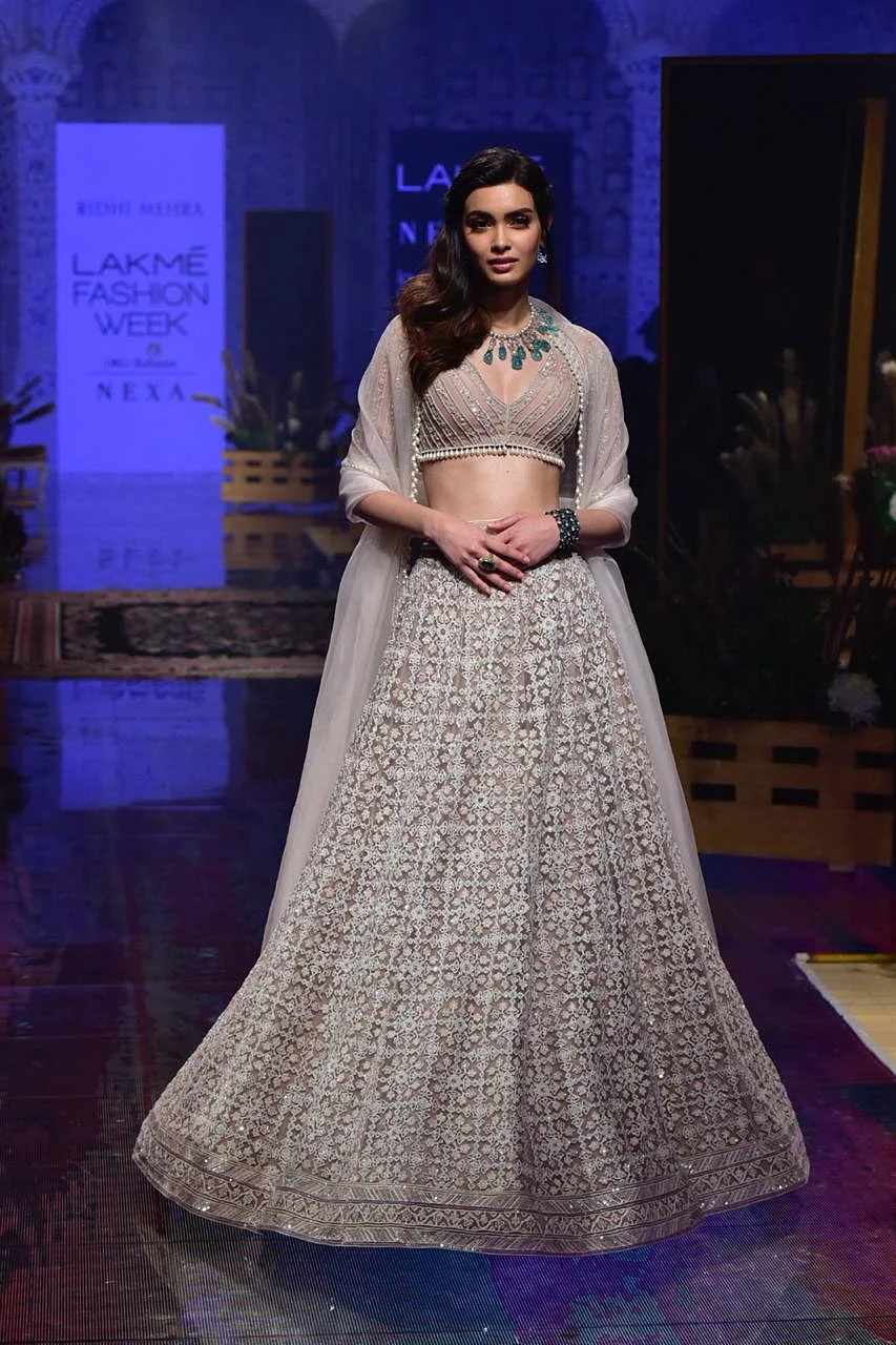 Diana Penty Showstopper for Riddhi Mehra At LFW 2019