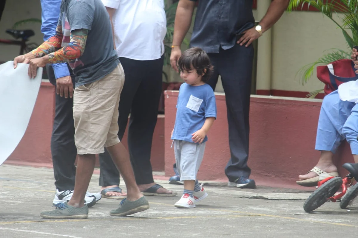 Kareena’s munchkin Taimur who recently came back from London vacation was snapped by paps today in Bandra.