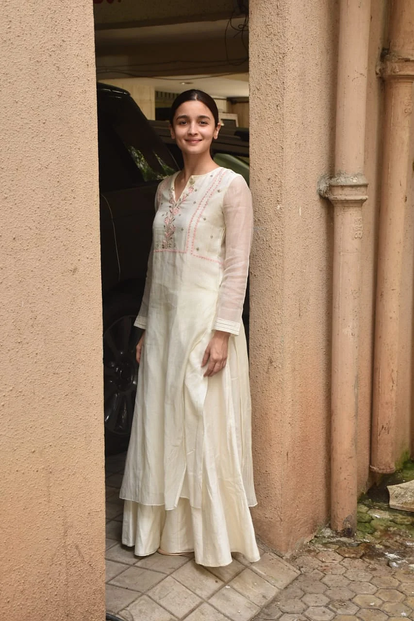Alia Bhatt snapped post meeting at Sanjay Leela Bhansali office Juhu