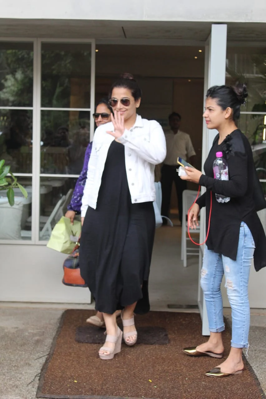 Vidya balan spotted at Sequel in Bandra