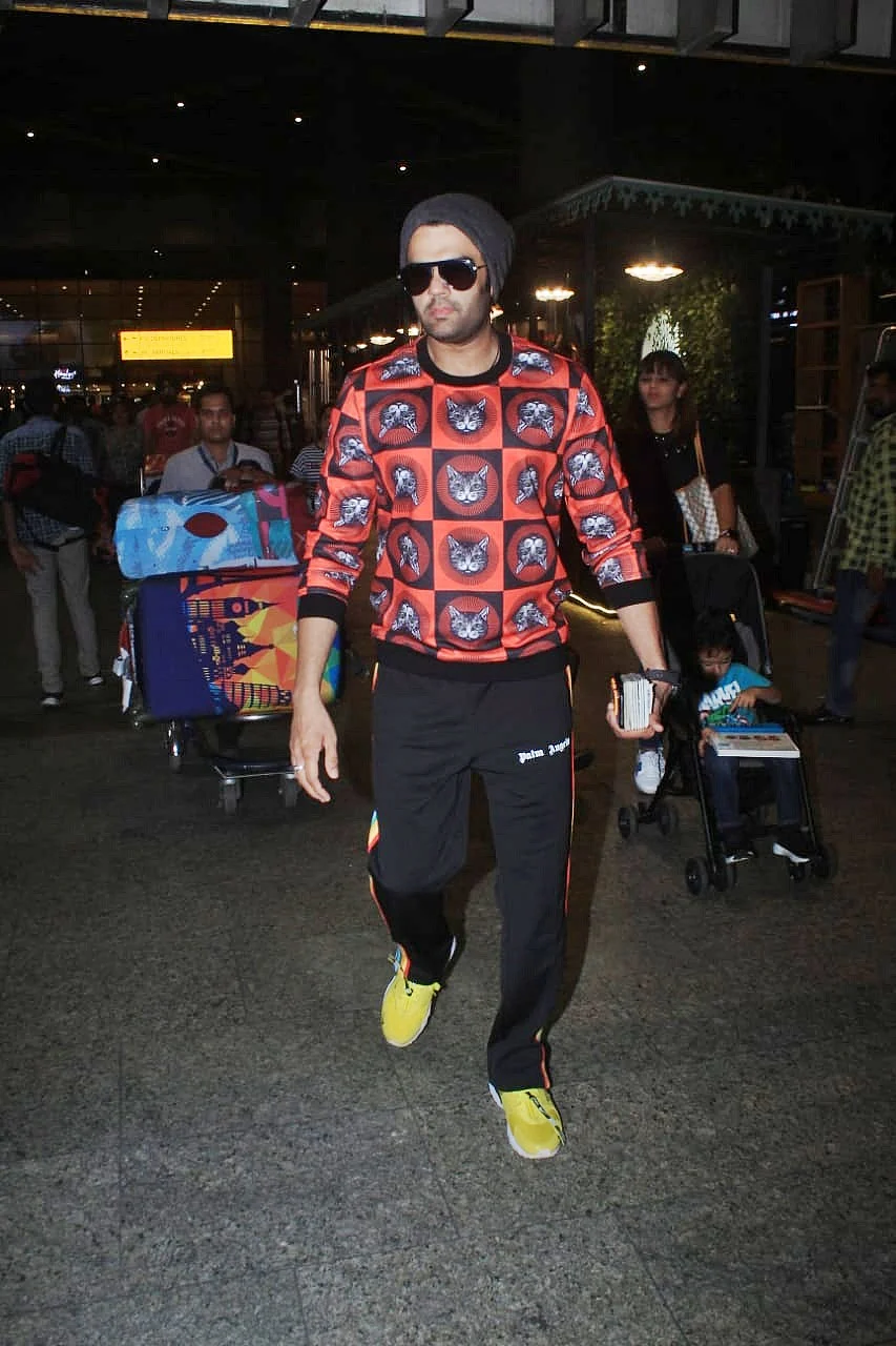 Manish Paul also spotted at Mumbai airport by paparazzi.