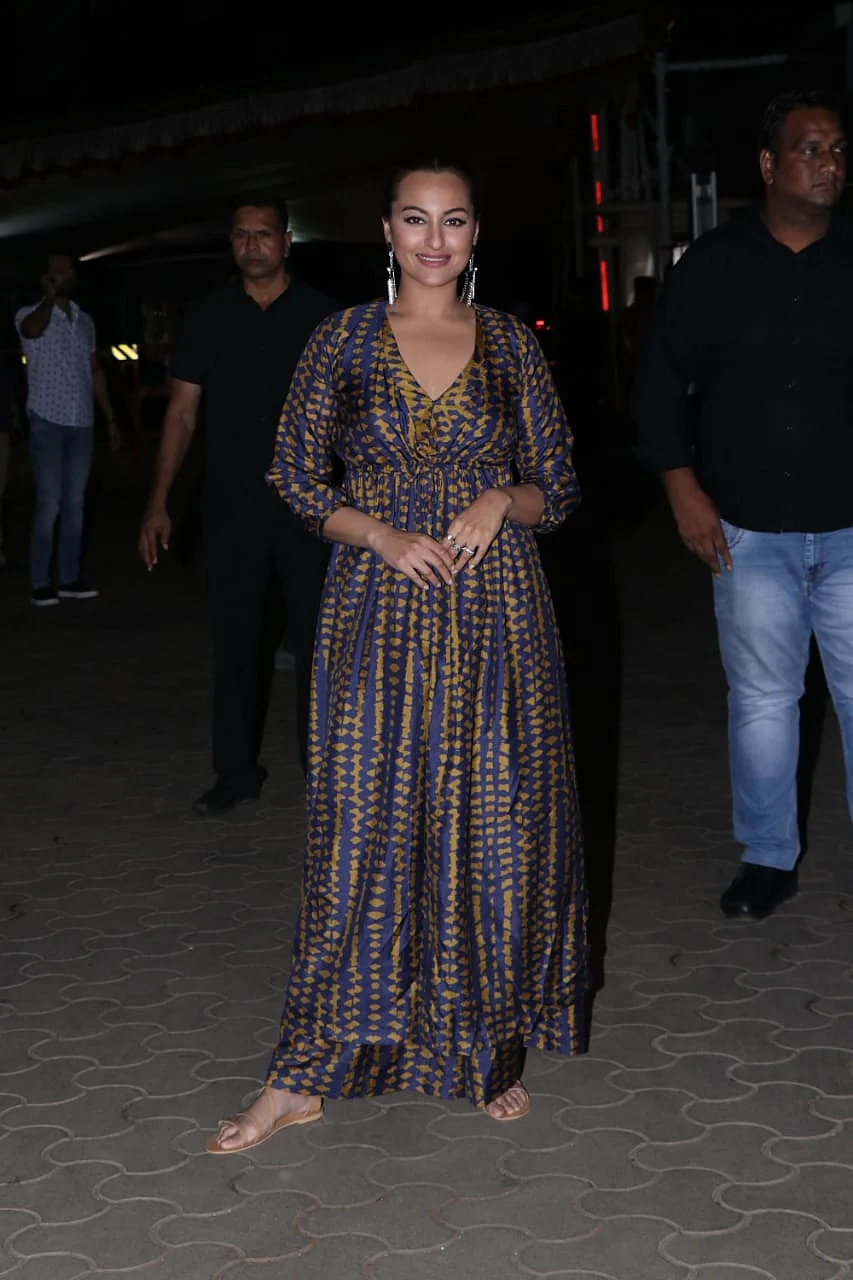 Sonkashi Sinha was seen in a full lengh yellow and blue ensemble.