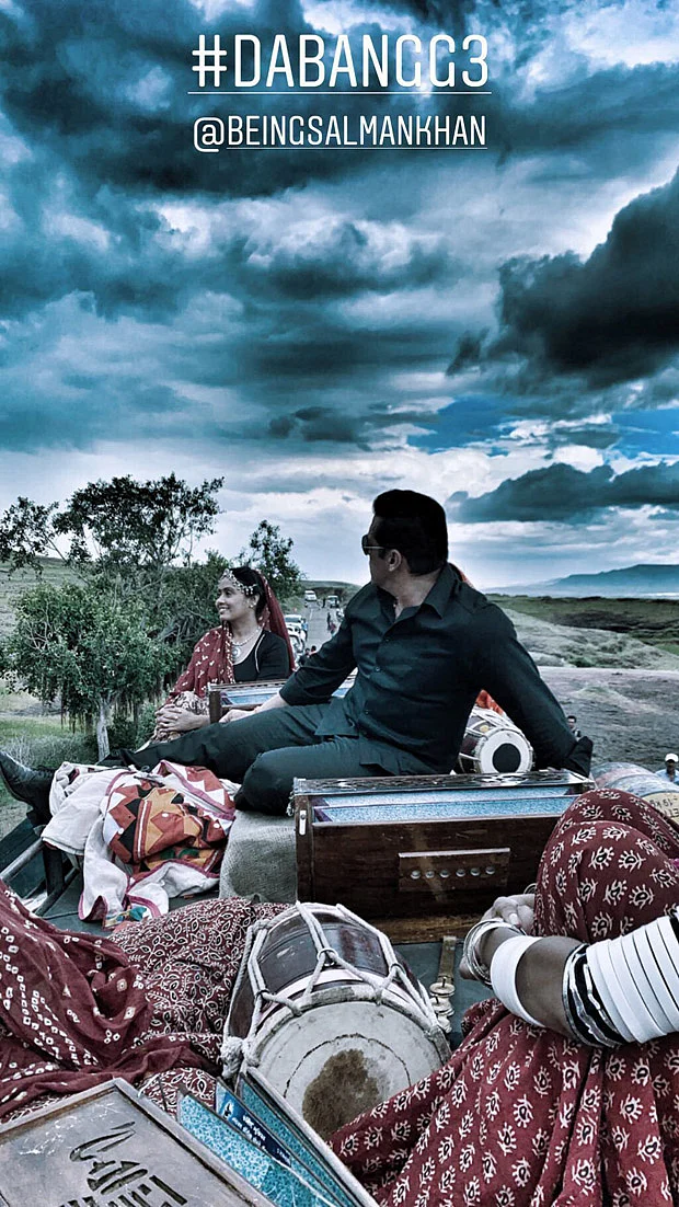 Sonakshi Sinha clicks a candid Salman Khan on the sets of 'Dabangg 3' in Rajasthan