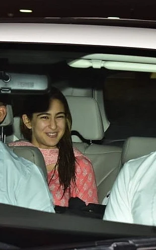 Sara Ali Khan arrived airport to receive her rumoured bae Kartik Aaryan as he comes back from Bangkok post a brand shoot.