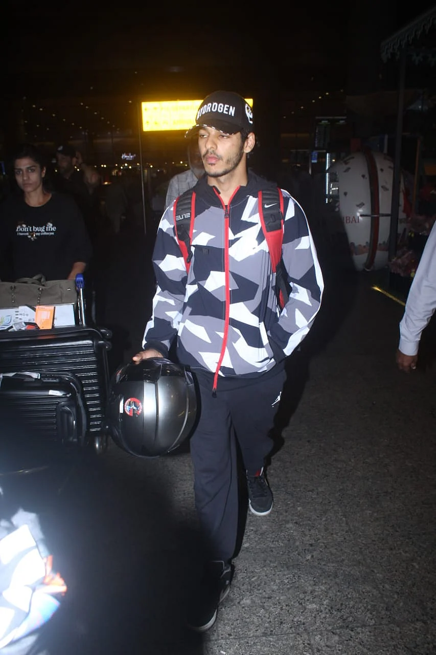 Paparazzi Files: Janhvi Kapoor, Shahid Kapoor, Shraddha Kapoor and others spotted