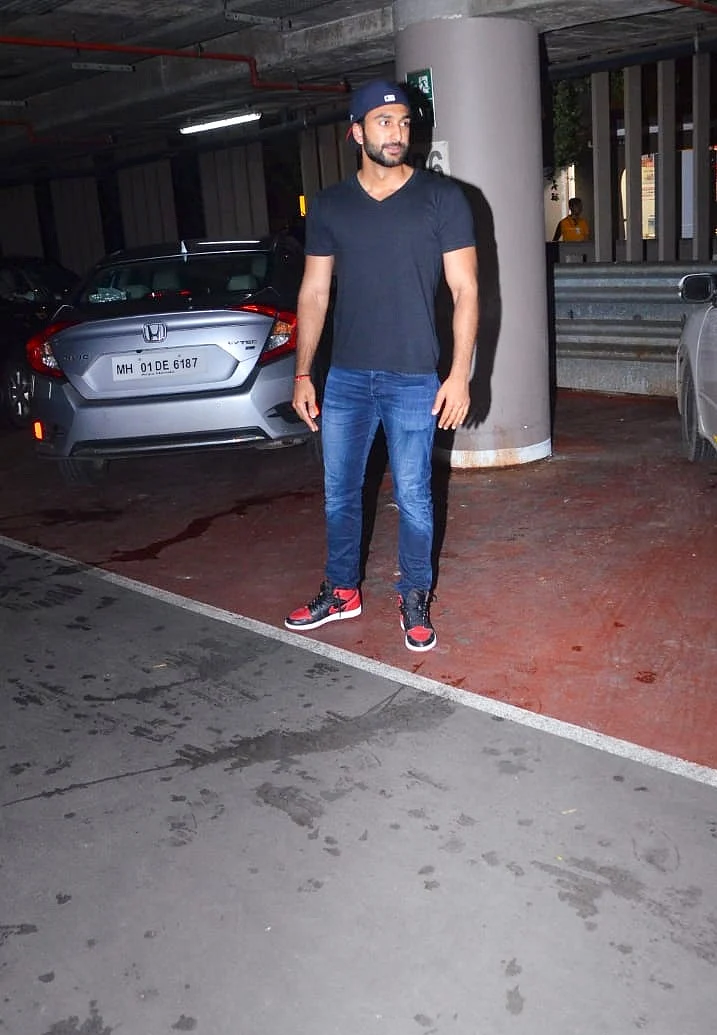 Malaal actor and Javed Jaffrey’s son Meezaan Jaffrey was spotted at the airport.