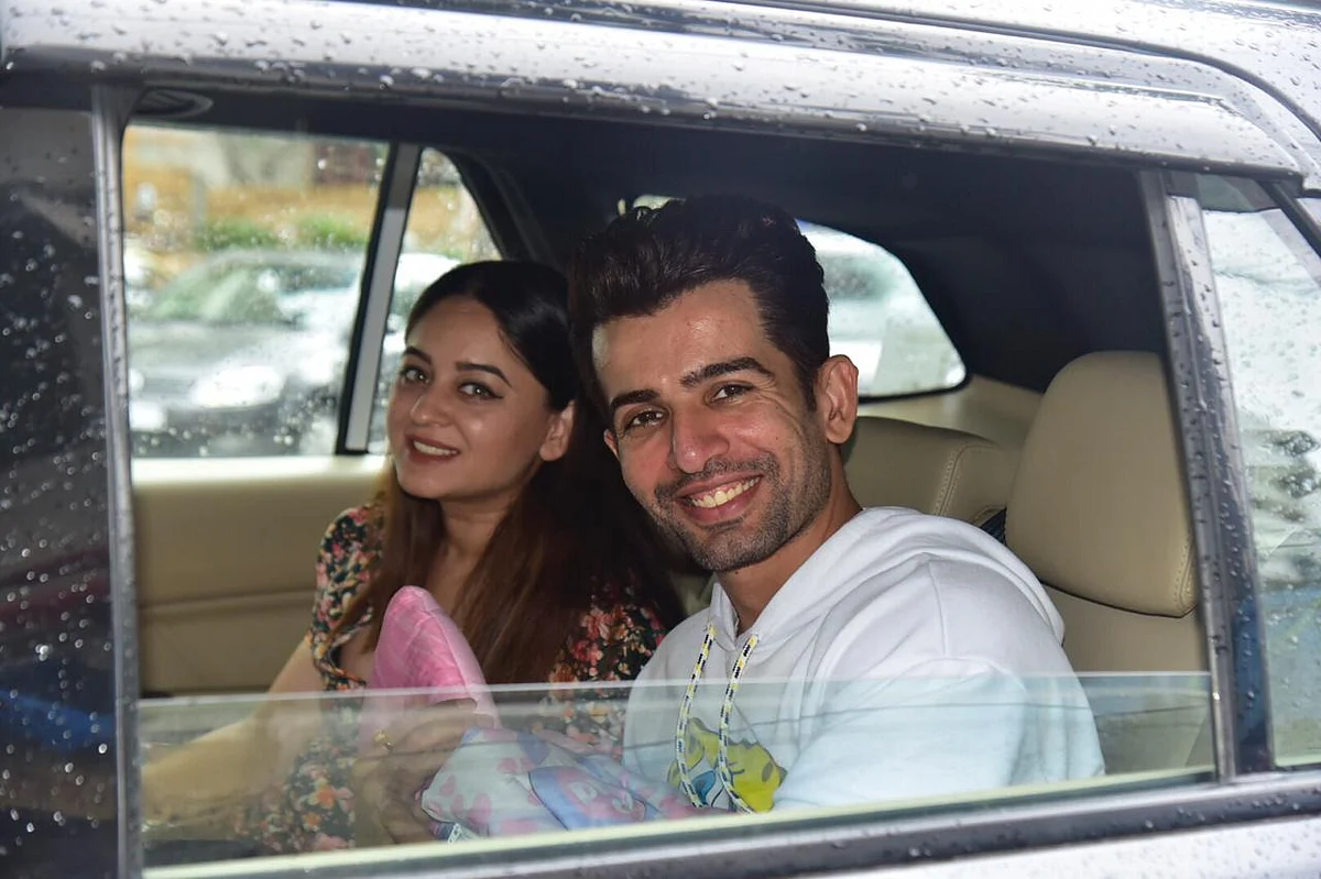 Actor Jay Bhanushali and Mahhi Vij were snapped with their newborn as discharged from the hospital.