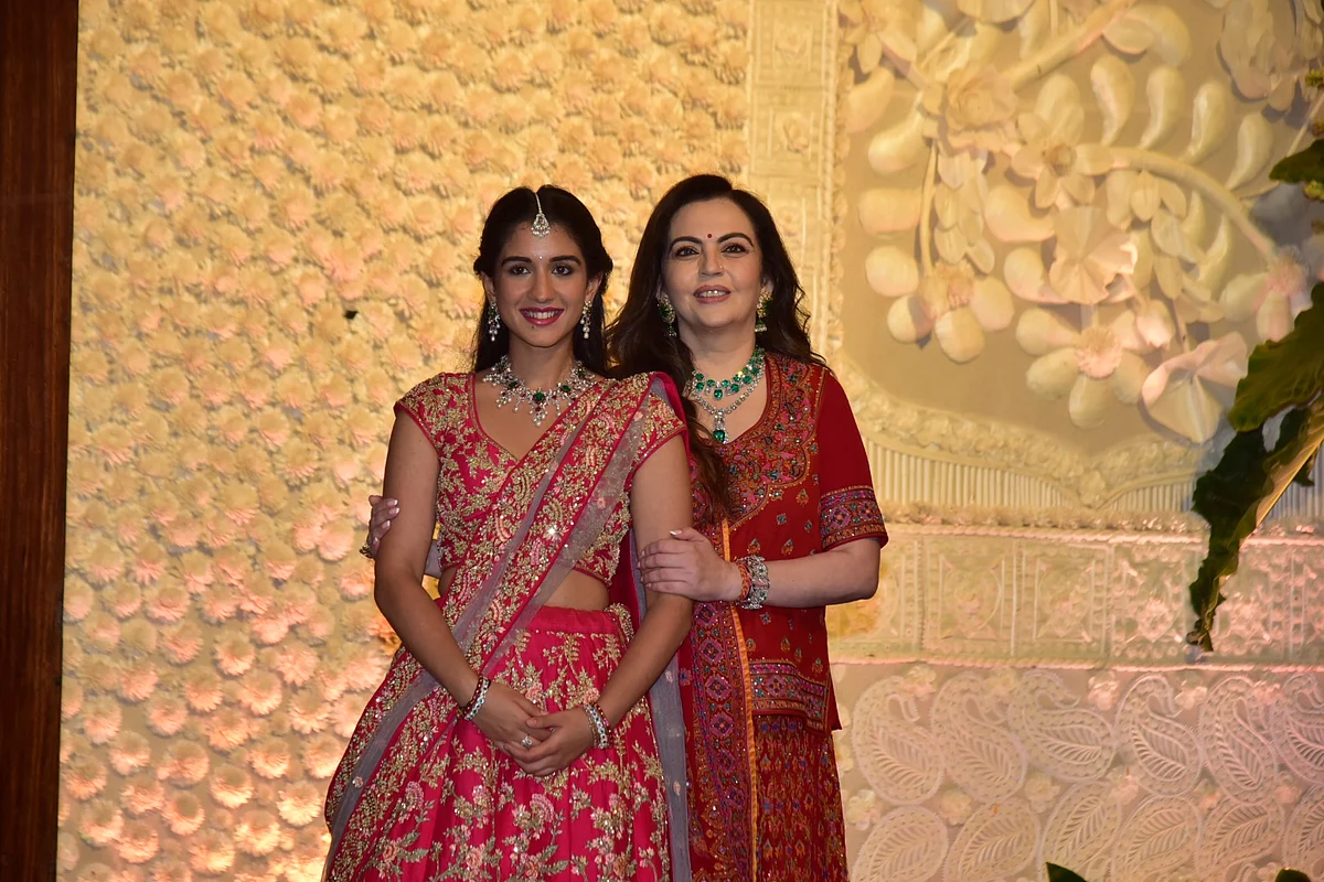 Neeta Ambani with Radhika Merchant