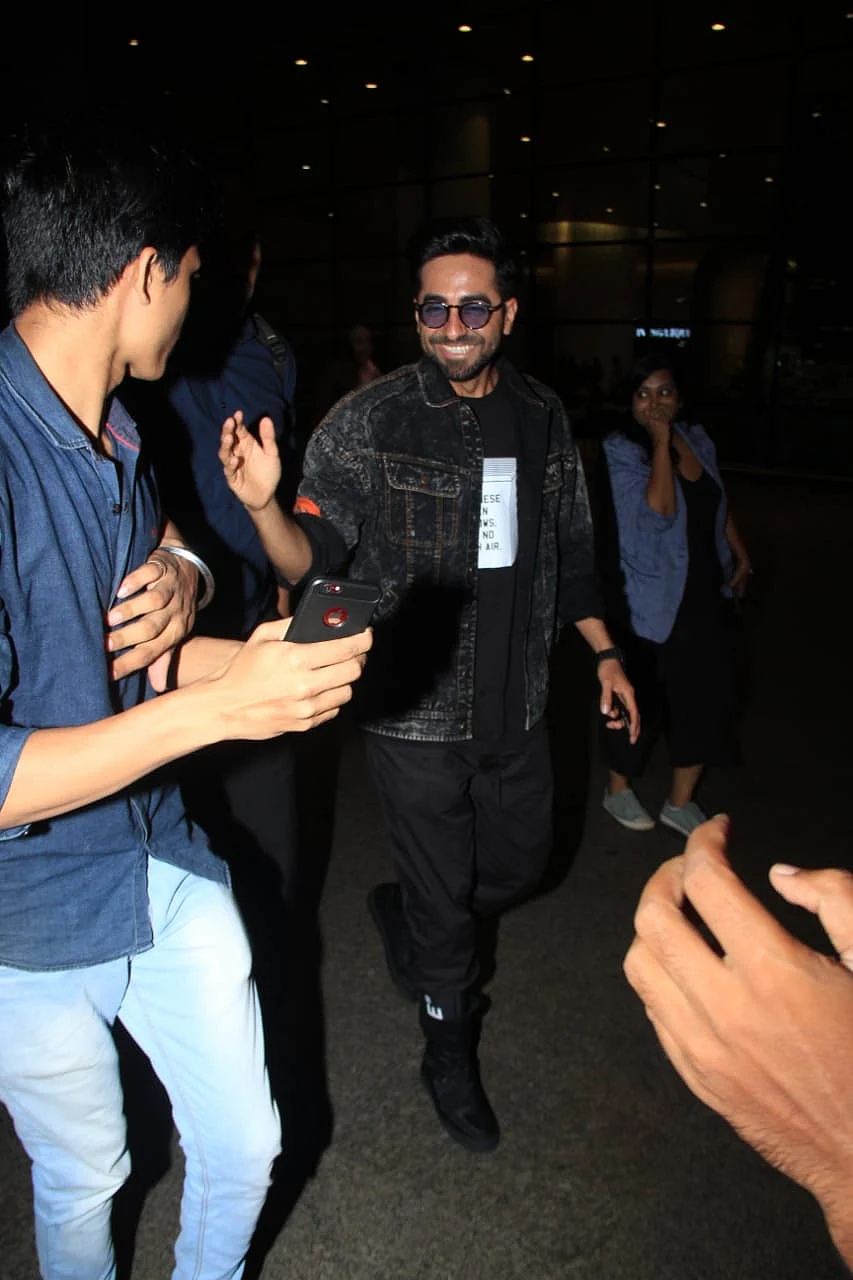 Ayushmann Khurrana, Shweta Bachchan, Vijay Deverakonda spotted despite Mumbai rains