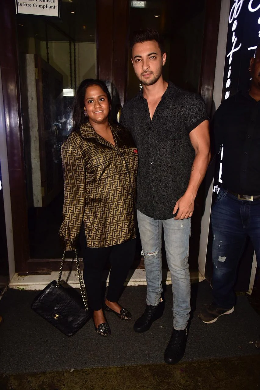 Yesterday Arpita Khan Sharma was spotted with husband Aayush Sharma at Bastian in Bandra for dinner.