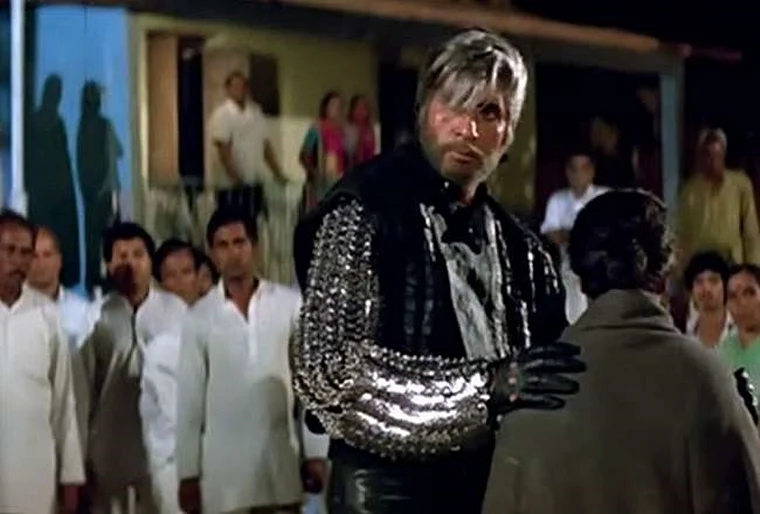 10 times Amitabh Bachchan knocked us over with his insane transformations
