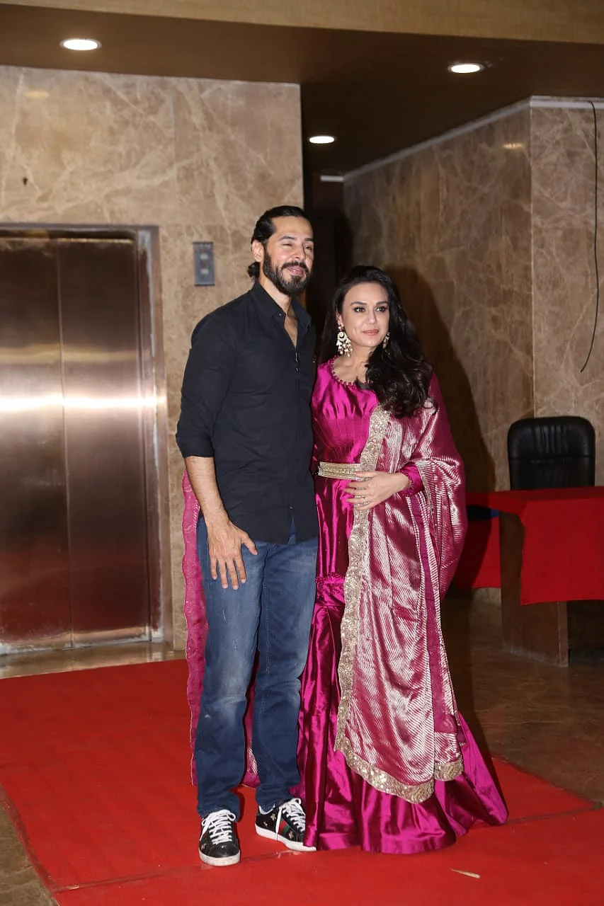 Salman Khan, Sonakshi Sinha and other B-town celebs attend Ramesh Taurani's Diwali bash