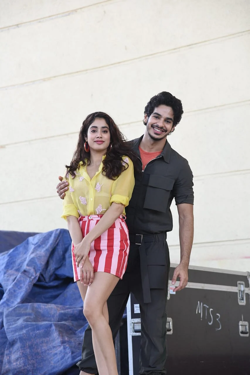 Ishaan Khattar & Janhvi Kapoor spotted at Movie Masti