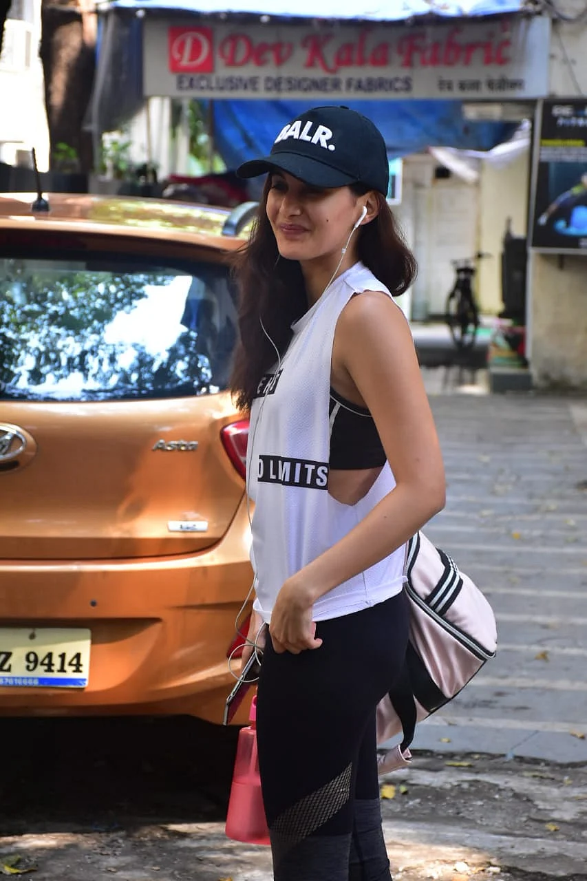 Amayra Dastur snapped at dance class in Khar