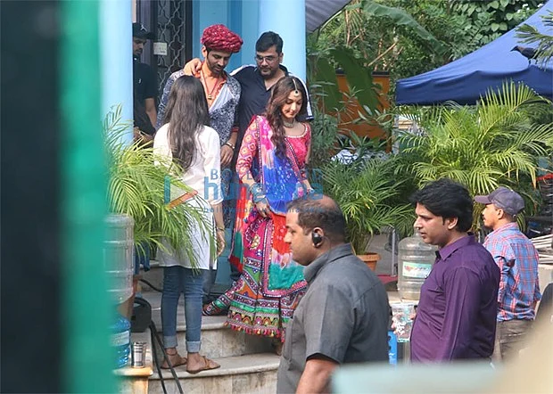 Leaked Photos: Kartik Aaryan, Kiara Advani sport Rajasthani attire on 'Bhool Bhulaiyaa 2' sets