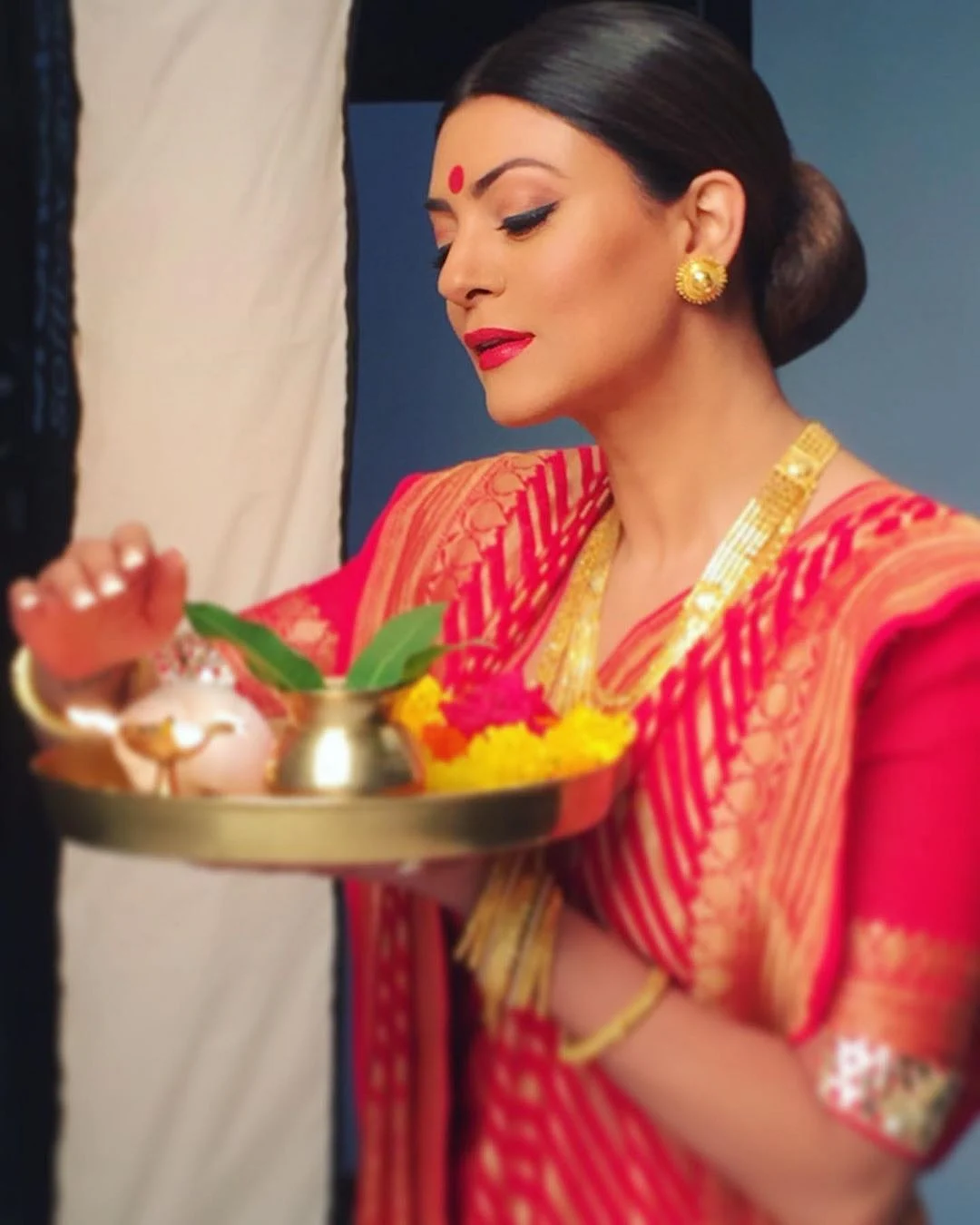 Durga Puja 2019: From Nusrat Jahan to Sushmita Sen, these Bengali beauties will give you new fashion goals