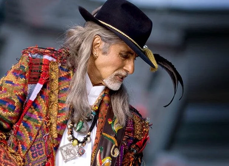 10 times Amitabh Bachchan knocked us over with his insane transformations