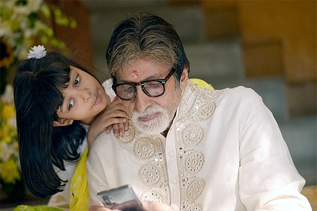 Amitabh Bachchan Discharged: Big B shares pic with Aaradhya, thanks fans for concern