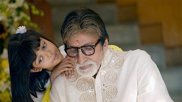 Amitabh Bachchan Shares Family Photo With Abhishek Aishwarya And Aaradhya Says We Hear Your Prayers Ayahnya harivansh rai bachchan seorang penyair india dan ibunya bernama teji bachchan. amitabh bachchan shares family photo