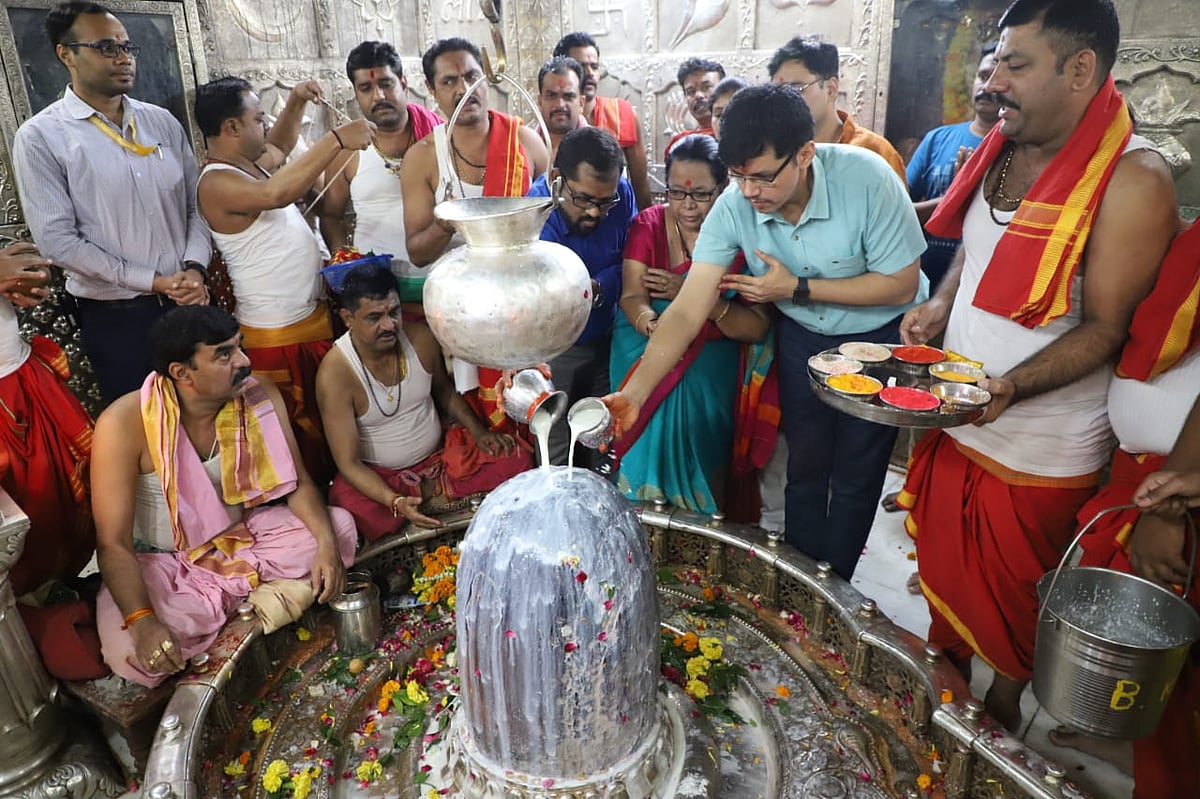 Ujjain: MTMC prays’ Mahakal for prosperity, wellbeing