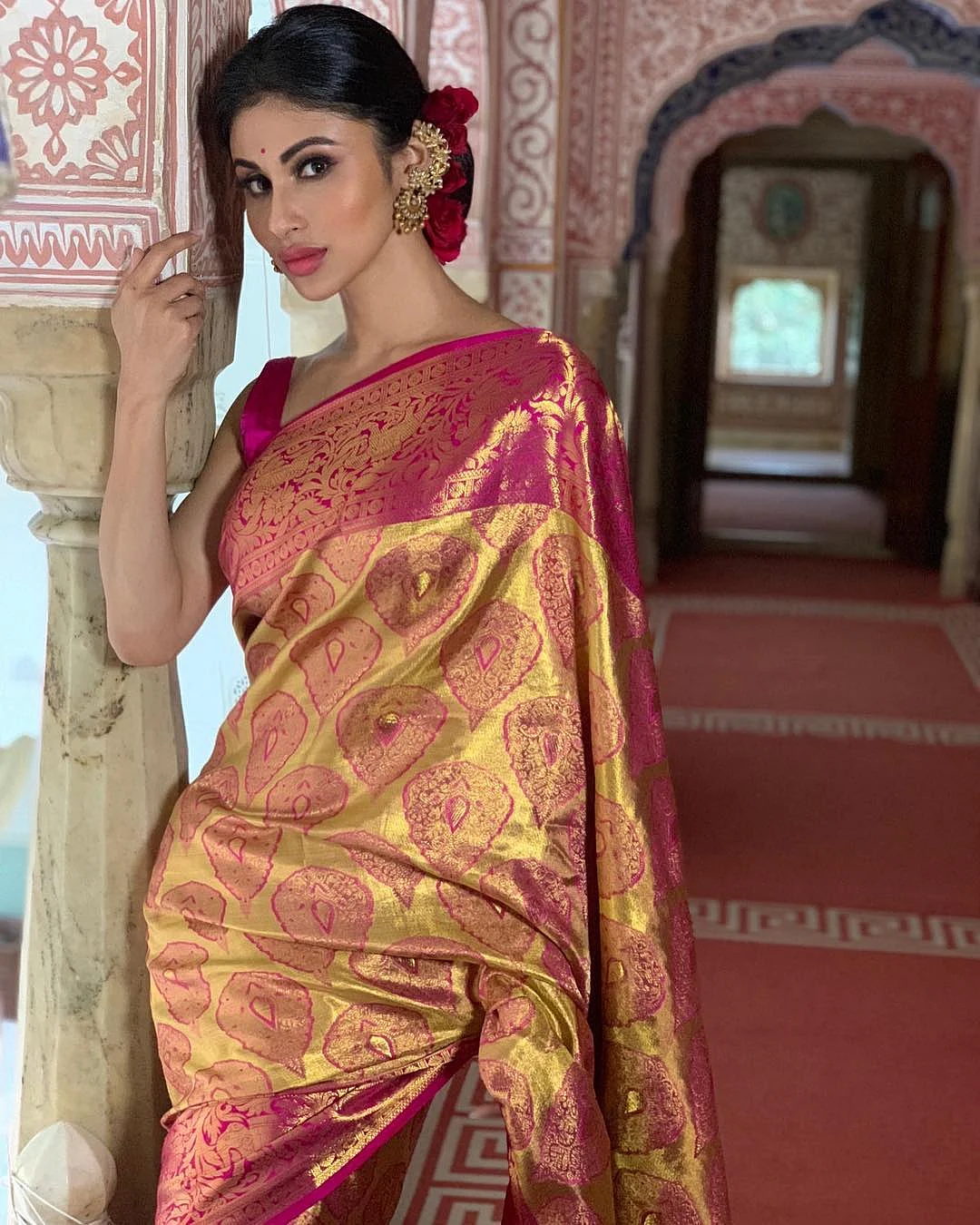 Durga Puja 2019: From Nusrat Jahan to Sushmita Sen, these Bengali beauties will give you new fashion goals