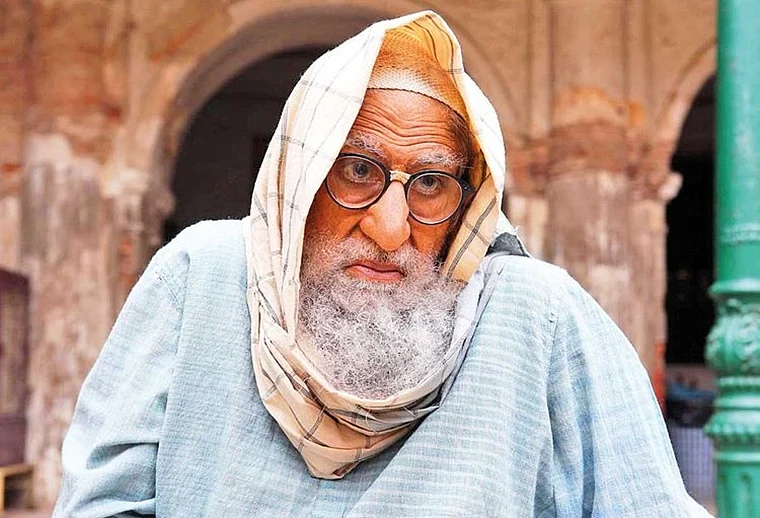 10 times Amitabh Bachchan knocked us over with his insane transformations