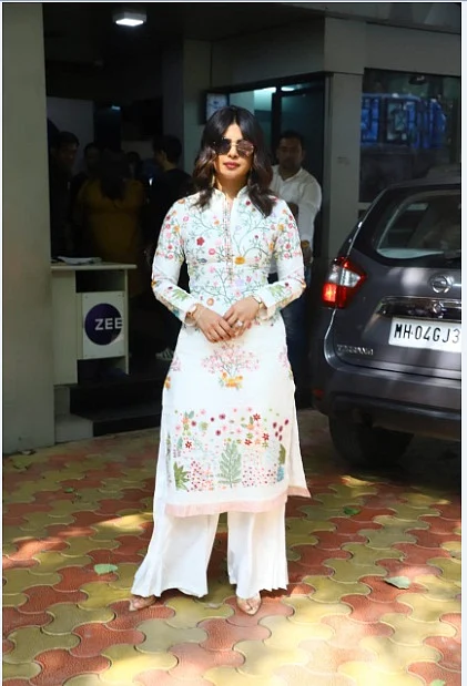 Priyanka Chopra stuns with her presence at Durga Puja celebrations in Mumbai