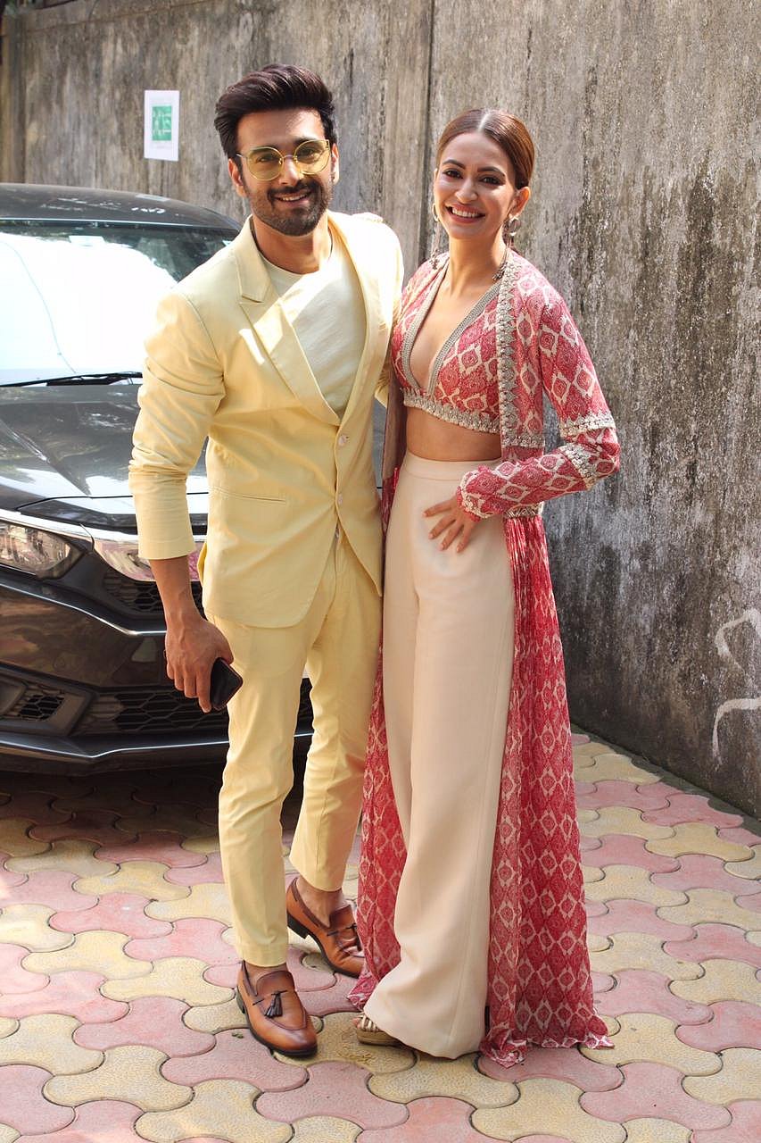 In Pics Lovebirds Kriti Kharbanda And Pulkit Samrat Get Mushy During Pagalpanti Promotions Get other latest updates via a notification on our mobile app available on android and itunes.