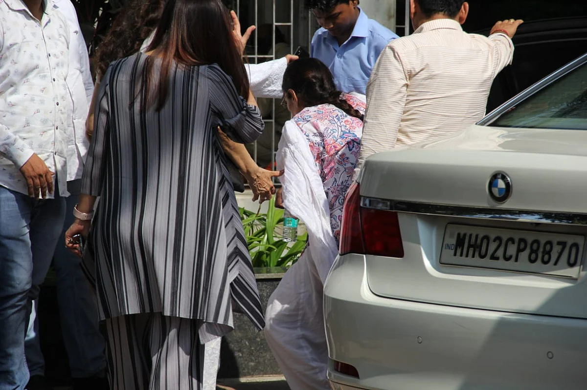Manish Malhotra's father passes away; Karan Johar, Shabana Azmi arrive at designer's house to offer condolences