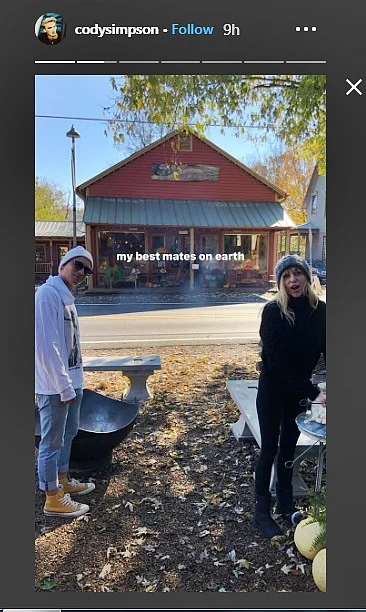 Cody Simpson spends quality time with girlfriend Miley Cyrus and her family
