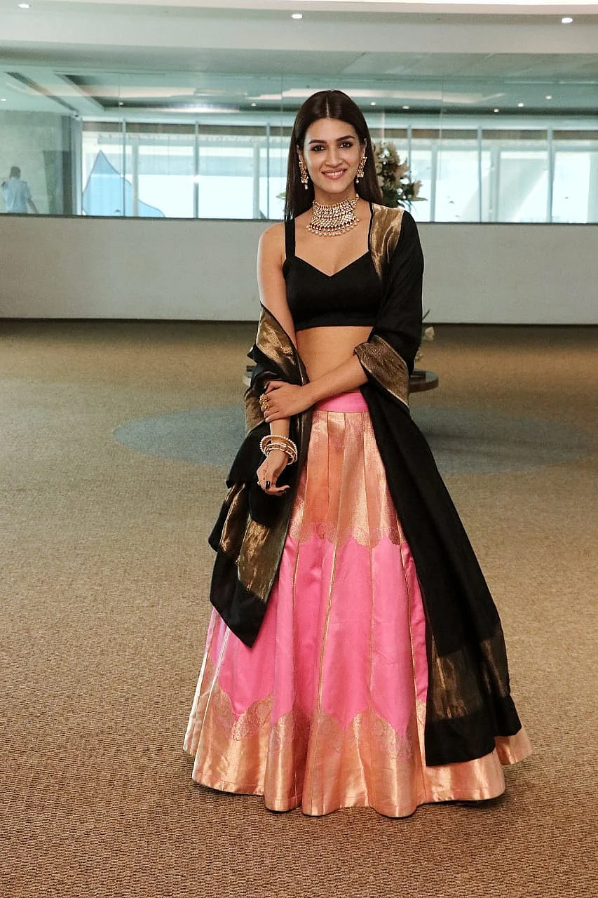 Kriti Sanon looks ethereal in traditional avatar at 'Panipat' trailer preview
