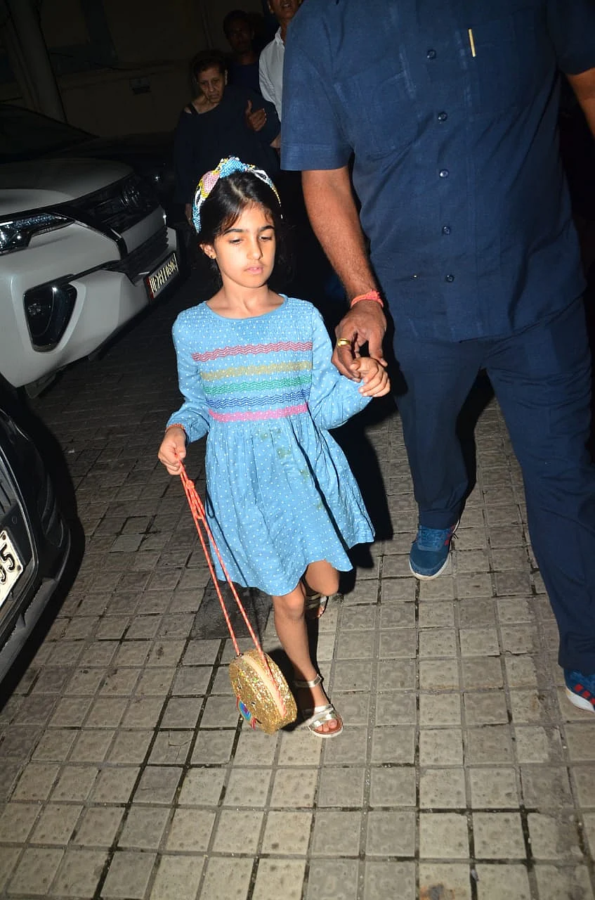 Akshay Kumar's daughter Nitara is already setting fashion goals with her extraordinary sling bag