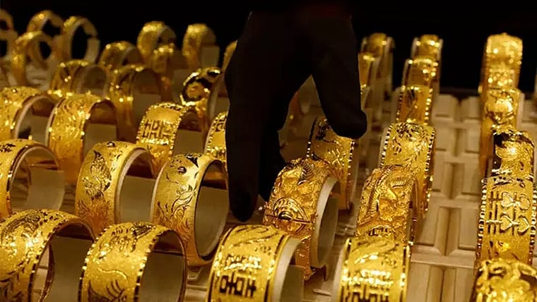 Gold Price Latest Update Yellow metal price slips to Rs