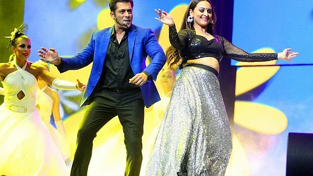 Dabangg Reloaded Tour: Salman, Katrina, Jacqueline, Sonakshi enthrall fans in Dubai