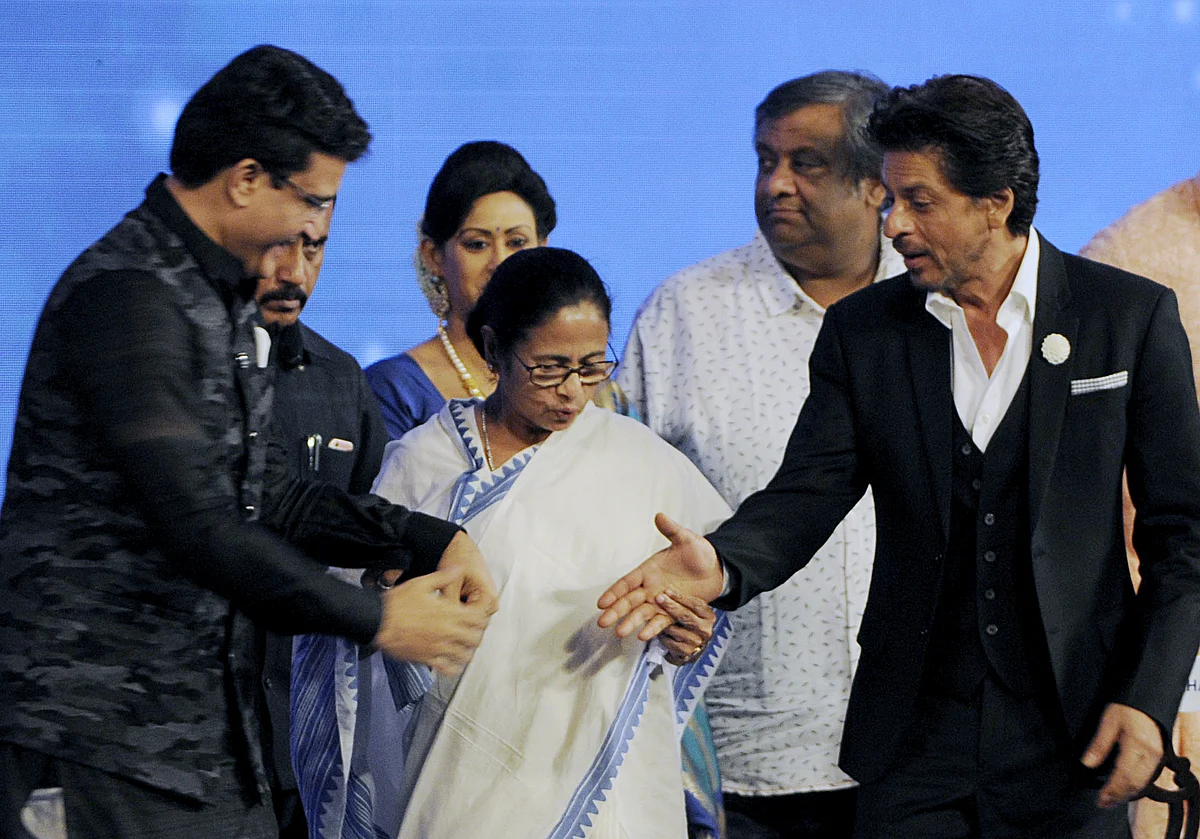 SRK meets his Didi, inaugurates 25th International Film Festival in style