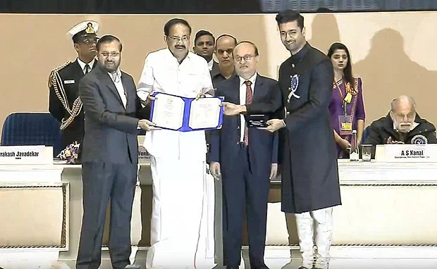 66th National Awards: Ayushmann Khurrana, Vicky Kaushal, Akshay Kumar receive their honours