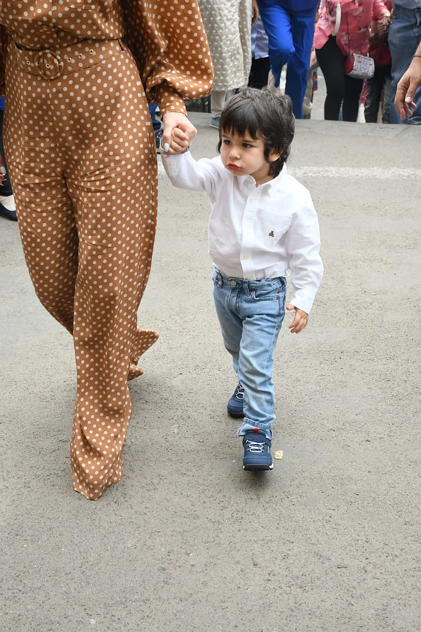 Taimur Ali Khan at Bandra